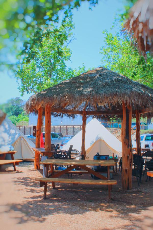 Son'S Guadalupe Glamping Tents - Adorable Riverside Glamping Tents Perfect A Family Getaway! New Braunfels Eksteriør bilde