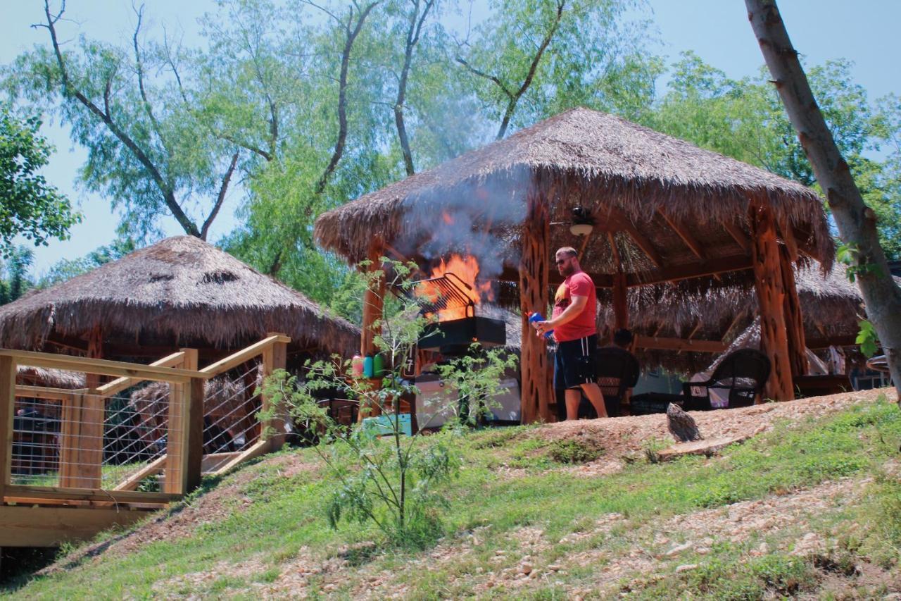 Son'S Guadalupe Glamping Tents - Adorable Riverside Glamping Tents Perfect A Family Getaway! New Braunfels Eksteriør bilde