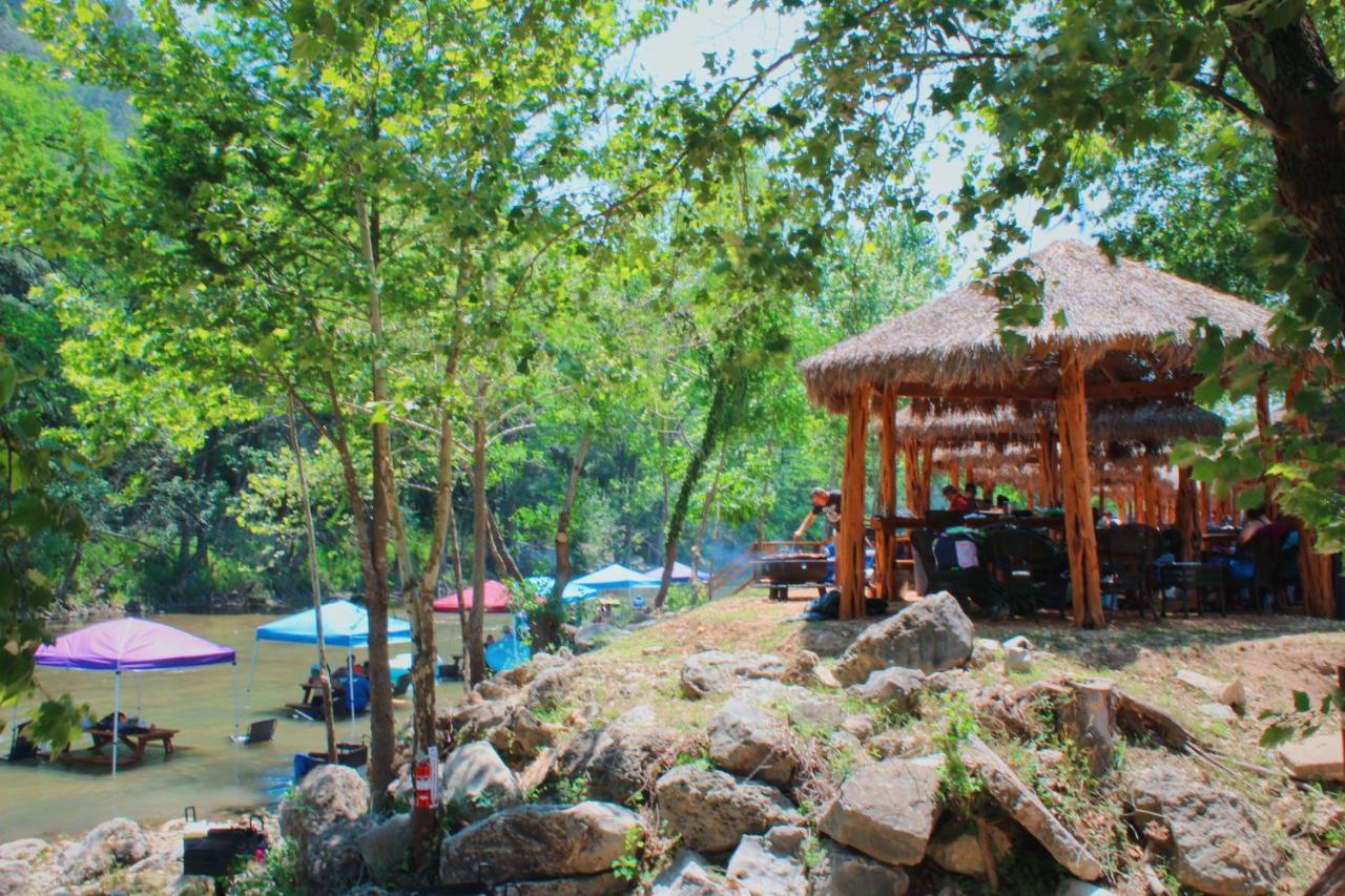 Son'S Guadalupe Glamping Tents - Adorable Riverside Glamping Tents Perfect A Family Getaway! New Braunfels Eksteriør bilde